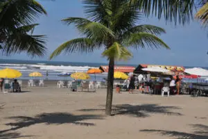 Praias voltam a receber banhistas