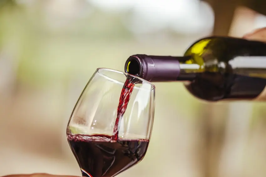 Consumo de bebidas alcoólicas em casa aumenta em mais de 40%