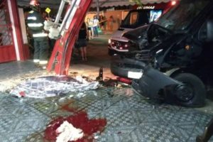 Motorista alcoolizado invade lanchonete, atropela 4 e mata jovem, em Jundiaí
