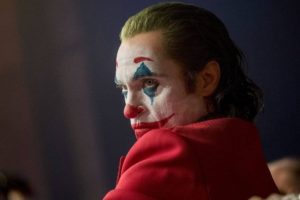 Joaquin Phoenix interpreta Coringa (Foto: Warner Bros. - Divulgação)