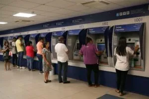 Auxílio Brasil: 18,05 milhões recebem R$ 400 a partir de segunda