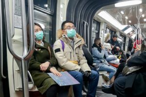 Mais 1.000 casos confirmados de coronavírus são estimados pelo prefeito de Wuhan