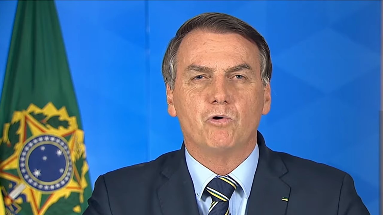 Em pronunciamento Bolsonaro critica fechamento de escolas, ataca governadores e culpa mídia