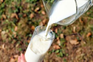Preço do leite dispara e, em Limeira, o produto está entre R$ 6 e R$ 8