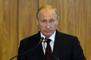 Putin diz que só para de atacar se Kiev aceitar seus termos