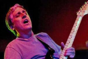 Morre aos 64 anos Jack Sherman, ex-guitarrista do Red Hot Chili Peppers
