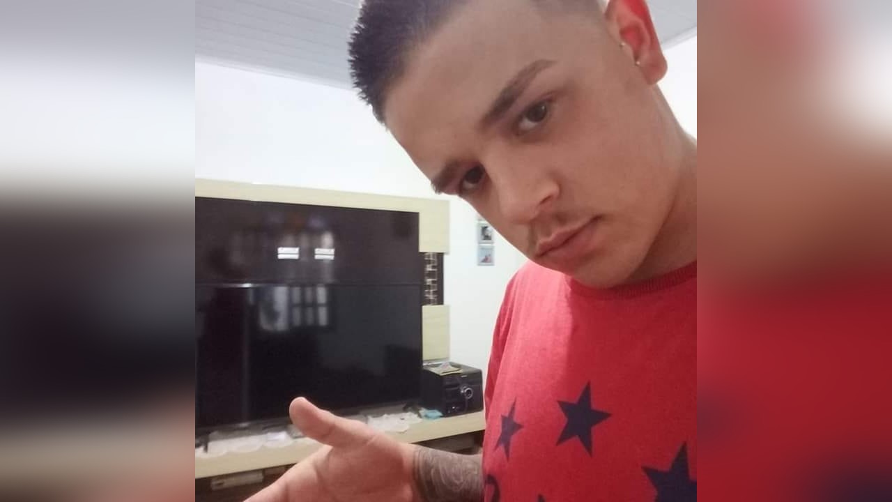 Rapaz foi encontrado caído na Prainha Branca, em Guarujá