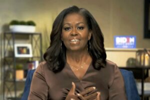 Michelle Obama ataca Trump e diz que ele é presidente errado para os Estados Unidos