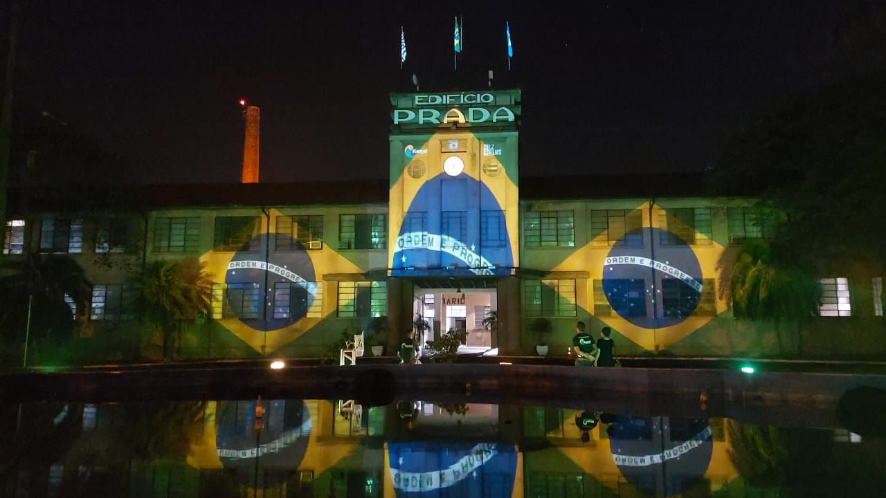 Para comemorar 7 de Setembro, Edifício Prada tem projeções de bandeiras do  Brasil e de Limeira