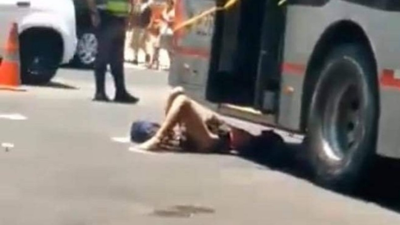 Moradora de rua come cérebro de homem após ele ser atropelado por ônibus