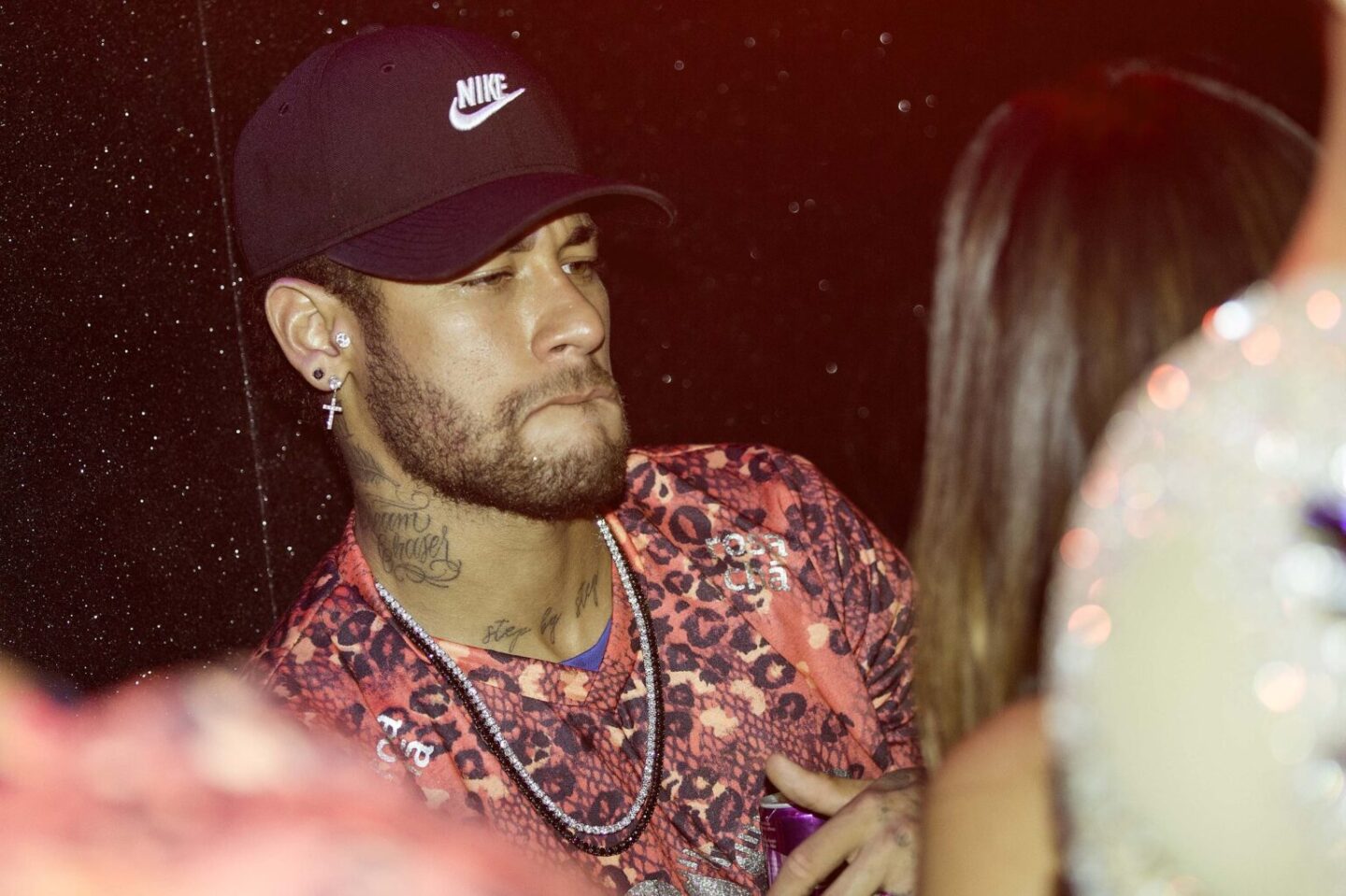 Neymar organiza festa para 500 pessoas em meio à pandemia