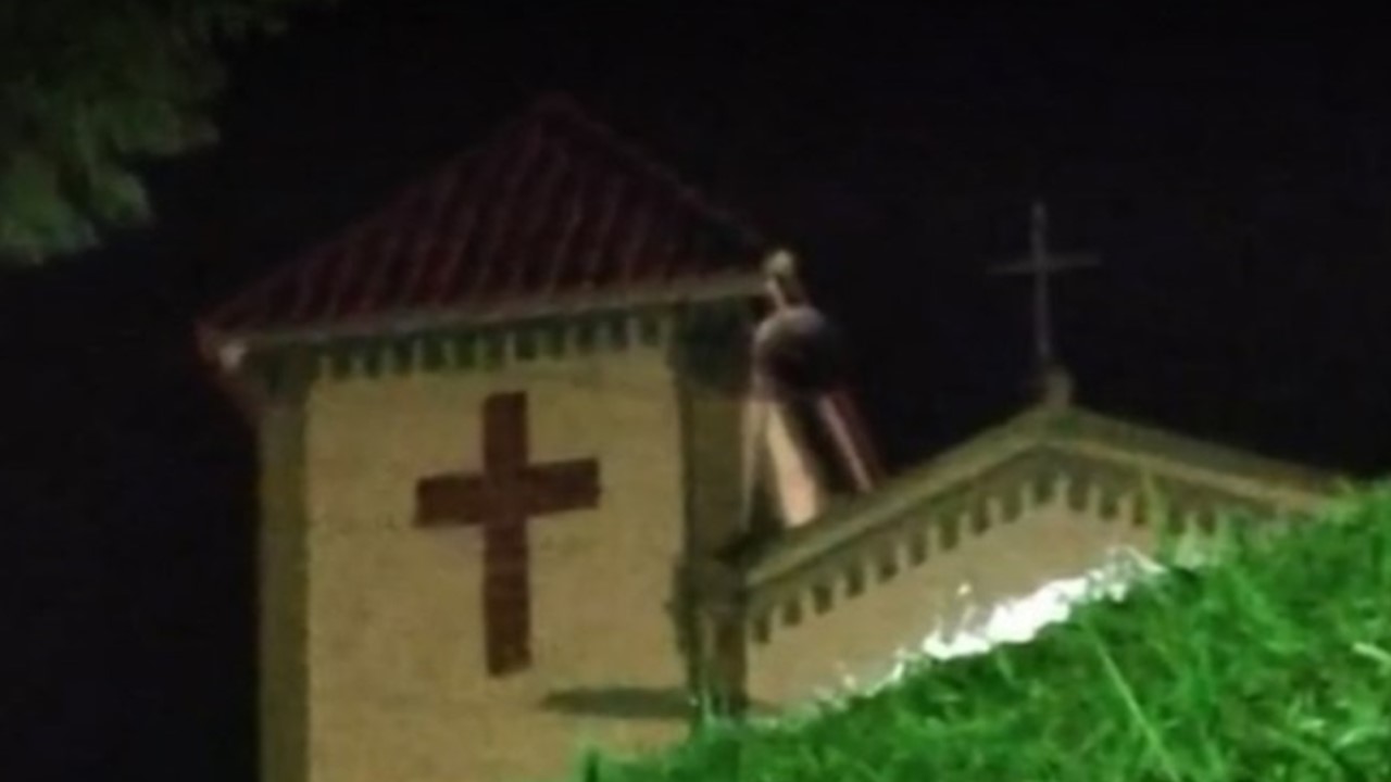 Crianças afirmam ter visto imagem de Nossa Senhora de Fátima em telhado de capela