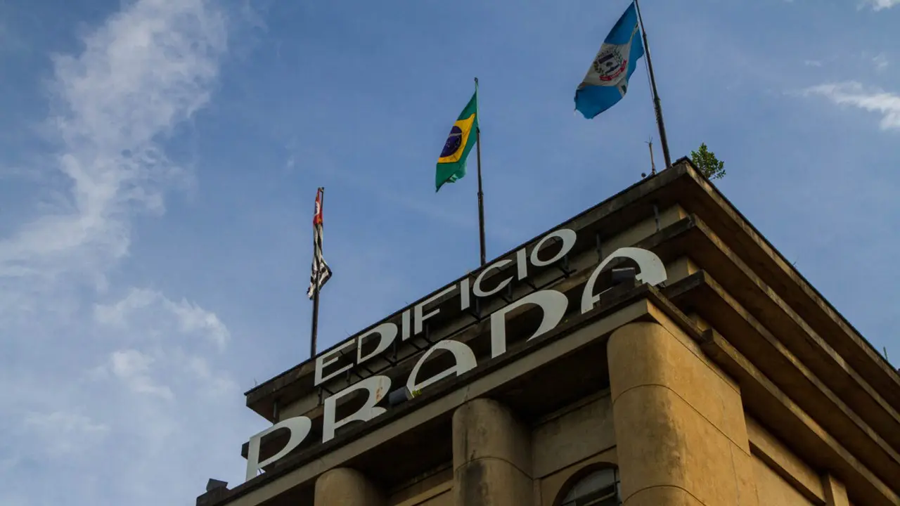Prefeitura move ação contra TCE para manter professores concursados