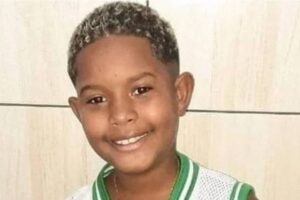 Menino de oito anos é baleado na cabeça em festa escolar no Rio