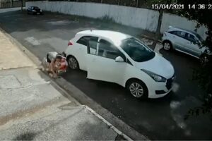 Mulher com criança no colo é arrastada durante roubo de carro na Vila Piza em Limeira
