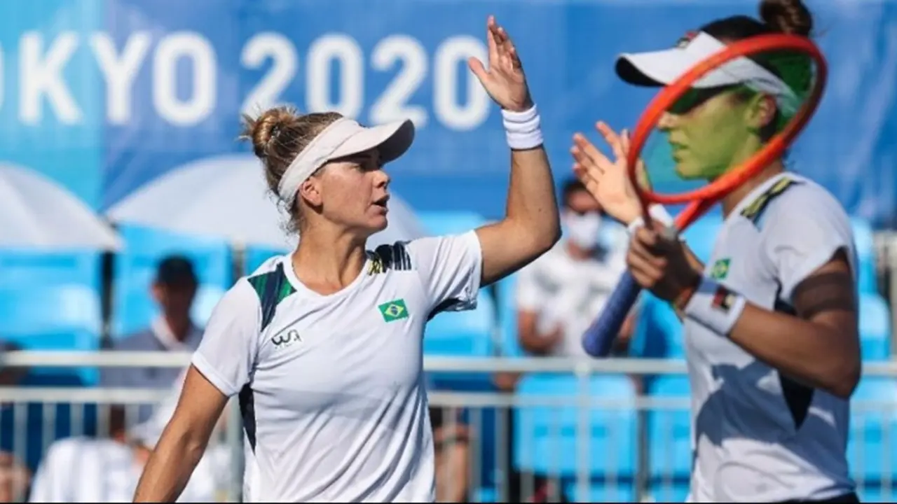 Dupla brasileira perde na semifinal do tênis e agora luta pelo bronze