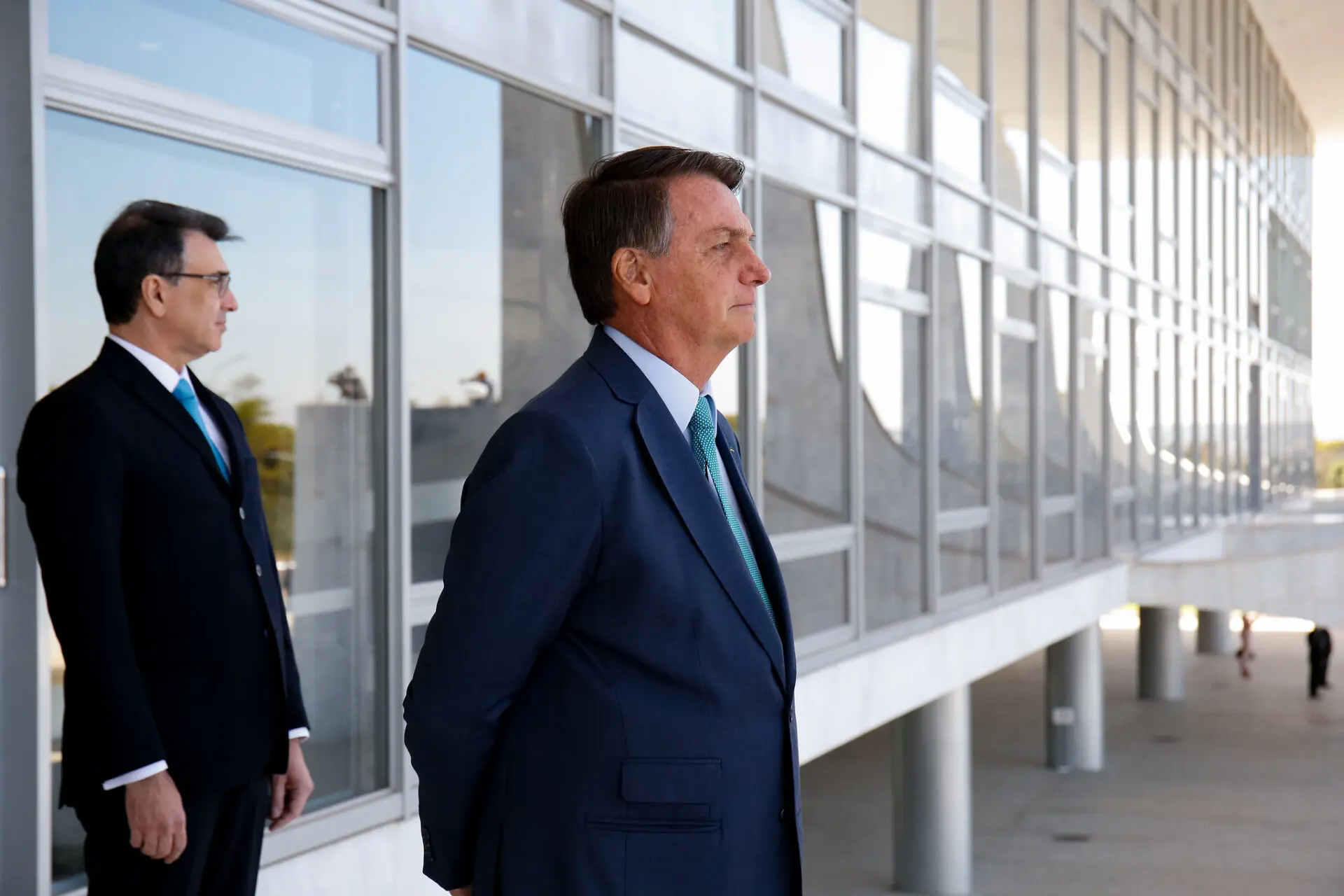 Bolsonaro se filia ao PL e volta ao centrão em evento com ataques a Lula e Moro