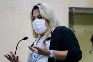 'É uma invenção, um delírio', diz Isabelly Carvalho sobre projeto que quer proibir banheiros unissex em Limeira