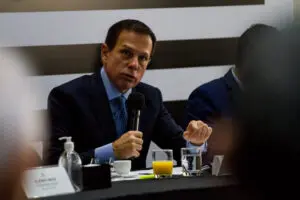 Governo de SP atende Comitê Científico e mantêm exigência de máscara em espaços abertos