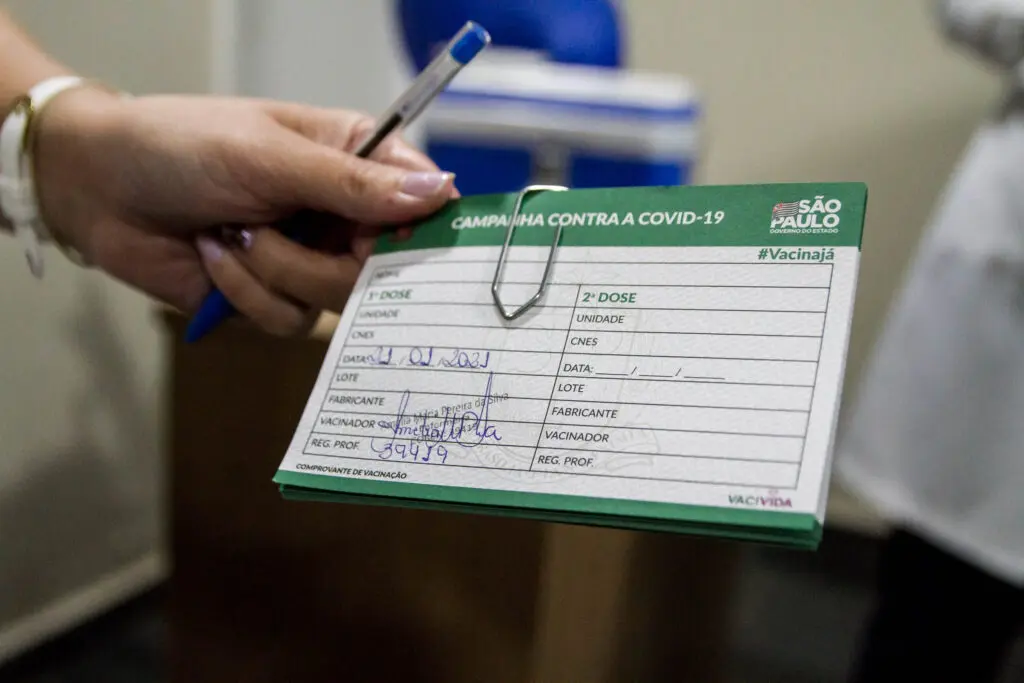 A Mesa Diretora da Câmara de Limeira baixou um Ato da Mesa na tarde desta sexta-feira (3), que revoga a necessidade da apresentação do cartão de vacinação para a entrada na Câmara.