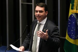 Juíza de caso Flávio Bolsonaro diz que ação por improbidade não depende de quebra de sigilo