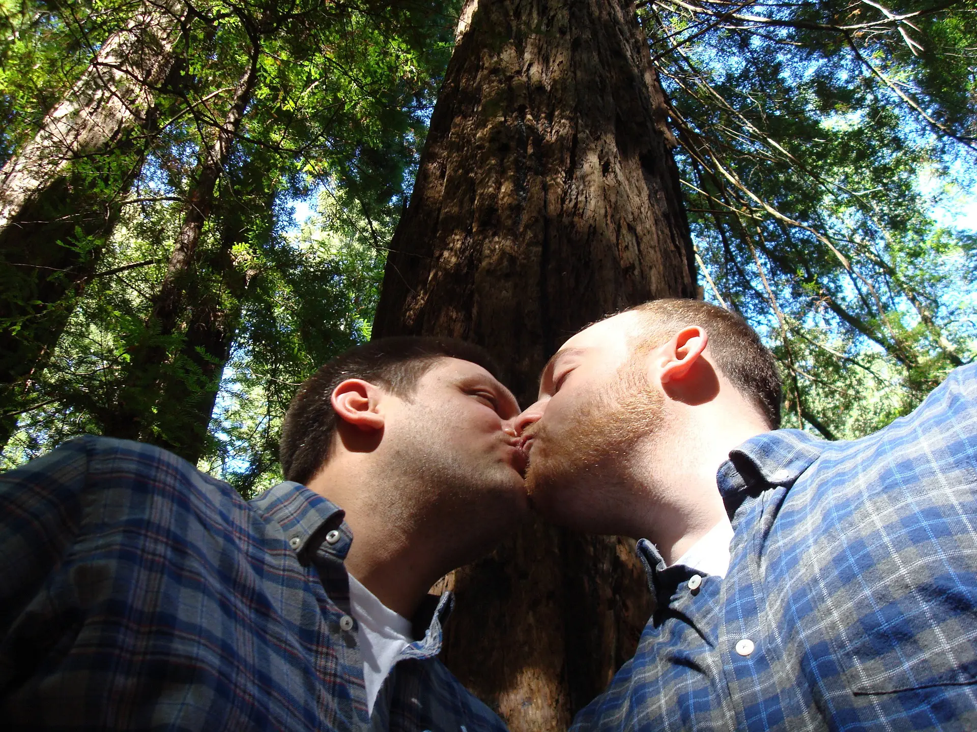CASAIS GAYS COMERCIAL