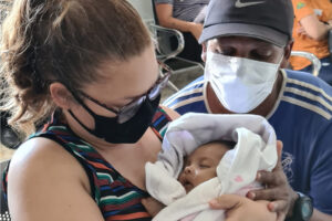 Agente da GCM de Limeira salva bebê de um mês que estava engasgada, no Jardim Boa Vista