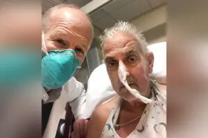 Homem que recebeu coração de porco em transplante morre nos EUA aos 57 anos