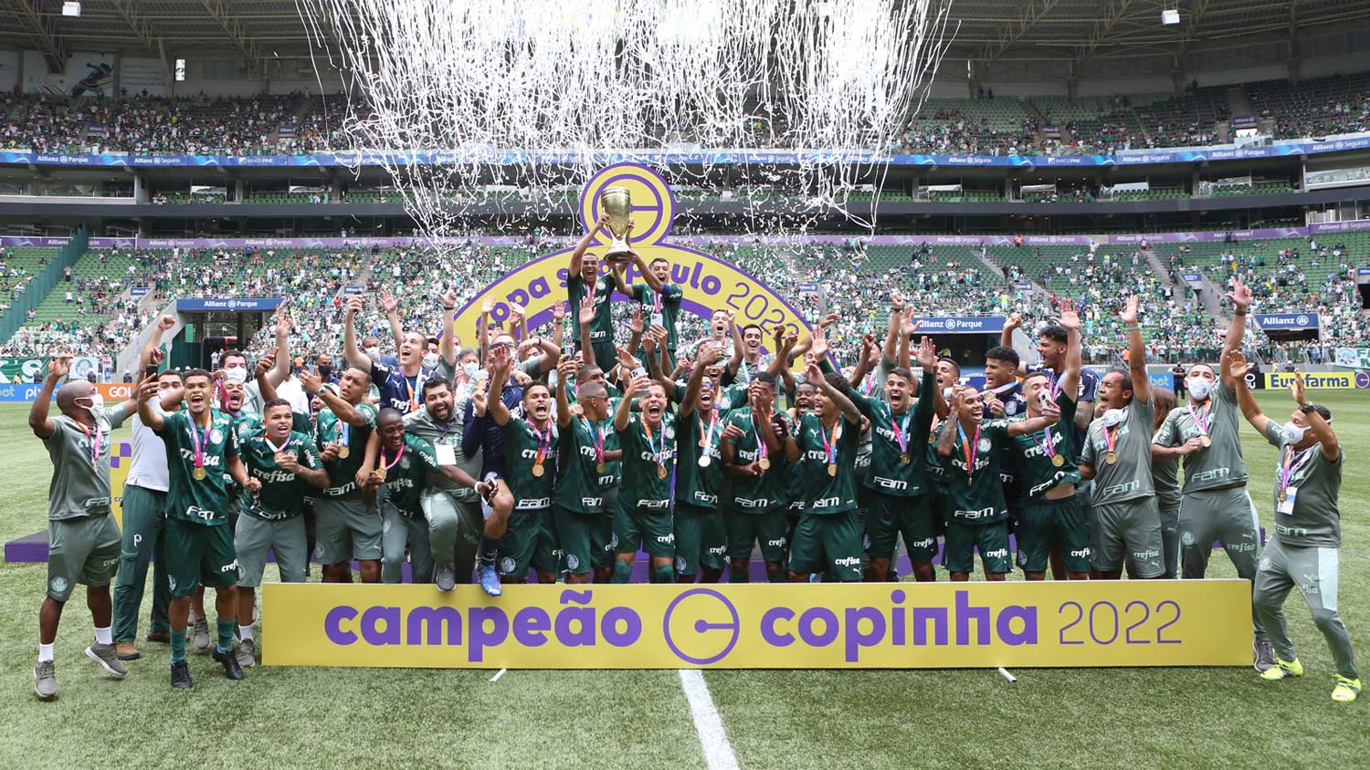 Palmeiras sobra diante do Santos e fatura título inédito da Copa São Paulo