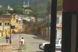 Casarão histórico é destruído por deslizamento de terra em Ouro Preto