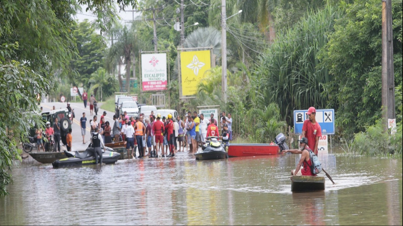 - O movimento de voluntários União BR relata dificuldades nos esforços de socorro às vítimas das chuvas na Bahia.