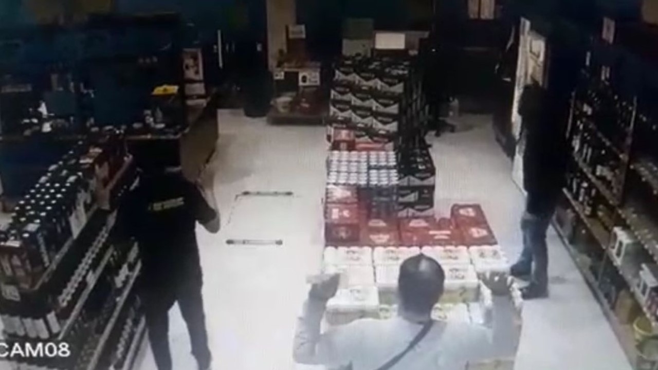 Homem rouba armazém de bebidas na Avenida Maria Buzolin, em Limeira