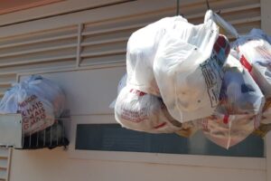 Iracemápolis volta a registrar problemas com falta de coleta de lixo