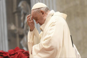 O papa Francisco disse neste sábado (1º), durante sua mensagem de Ano-Novo, que machucar uma mulher é um insulto a Deus.