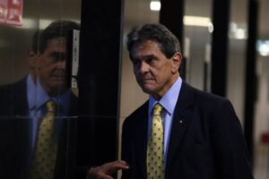 Moraes, do STF, transfere Roberto Jefferson para prisão domiciliar