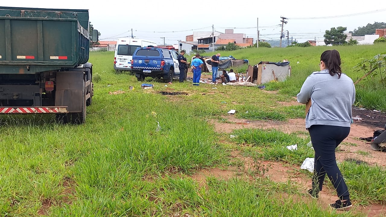 Prefeitura de Limeira realiza abordagem a moradores de rua no Parque das Nações, Ernesto Kühl e Belinha Ometto