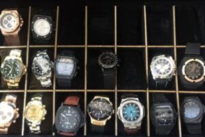 Relógios de luxo são apreendidos em loja de shopping em São Paulo
