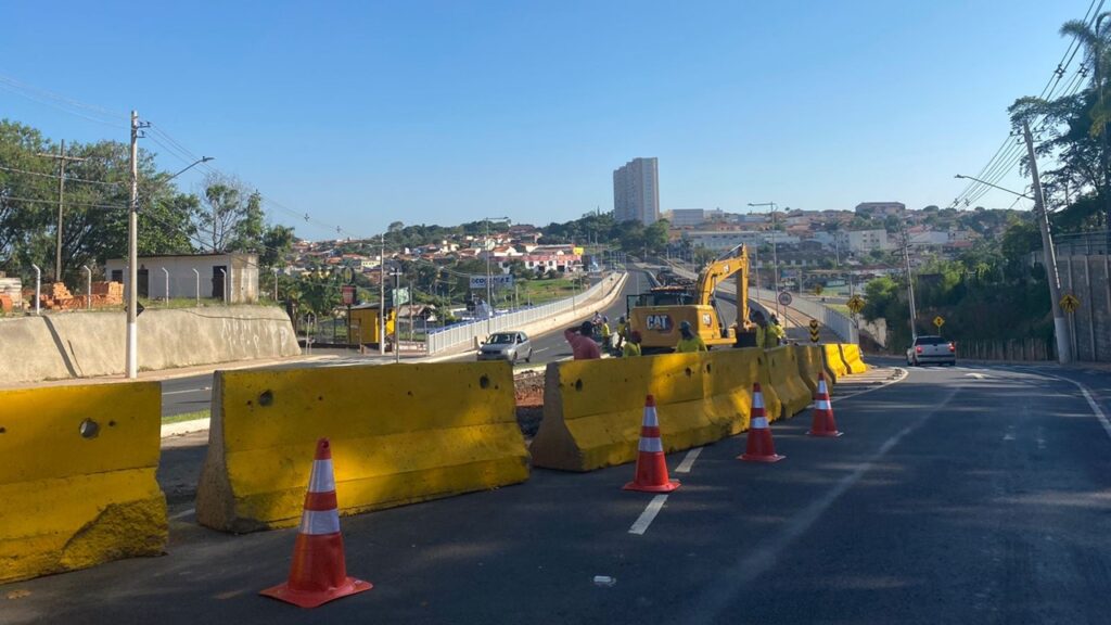 Viaduto da Barroca Funda segue interditado e trânsito fica confuso neste sábado (22)