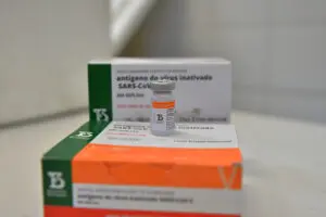 Anvisa avança em discussão sobre aplicação da CoronaVac em crianças