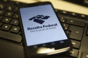 Receita paga nesta segunda-feira (31) lote residual de restituição do IRPF de janeiro
