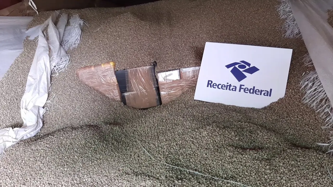 Receita Federal encontra 558 quilos de cocaína no porto de Santos