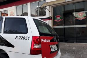 Duas mulheres buscam plantão policial de Limeira para registrar casos de ameaça