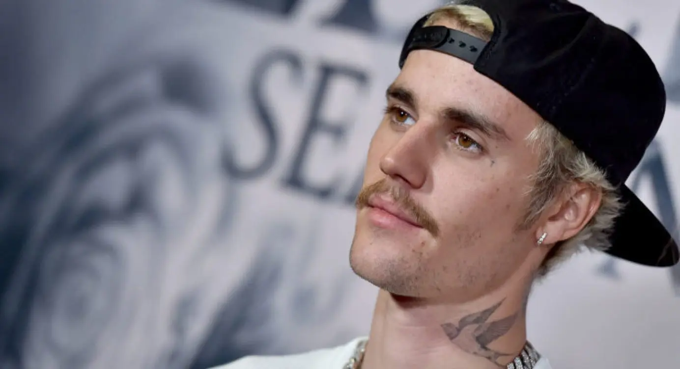 JUSTIN BIEBER TESTA POSITIVO PRA COVID