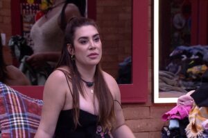 Naiara chama Eslô de 'bruaca' após ficar com zero estalecas no Big Brother Brasil