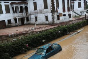 Número de mortes em Petrópolis chega a 152 e supera desastres de 1988 e 2011