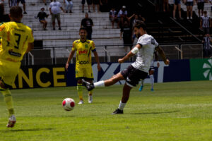 Na zona do rebaixamento, Leão enfrenta o São Paulo no Morumbi nesta quinta-feira (17)