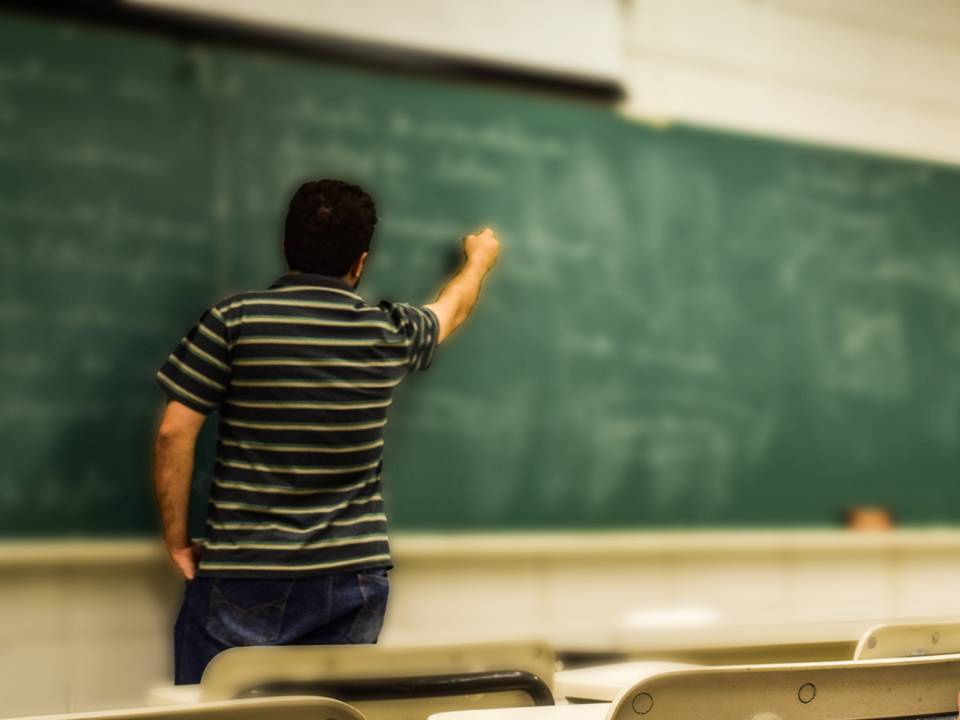 Mães de alunos reclamam de estudantes matriculados em escolas longe de casa em Limeira