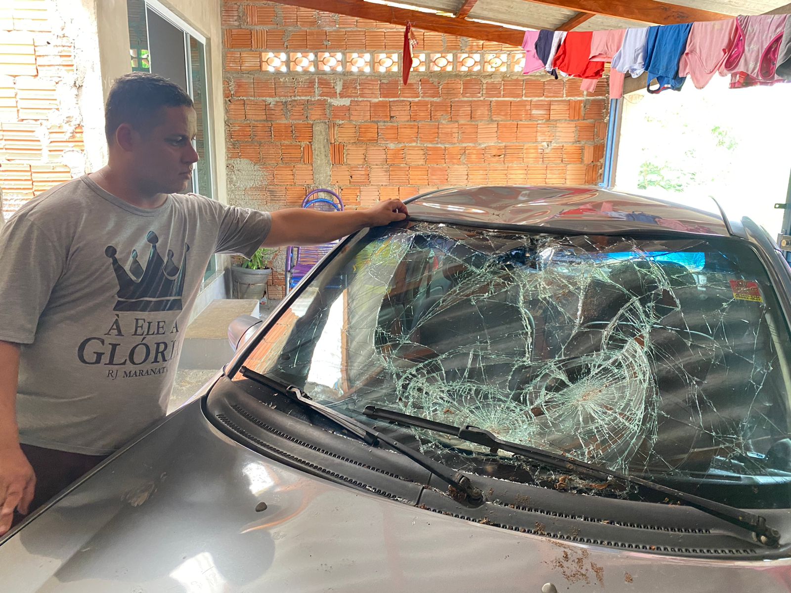 Desempregado, dono de carro atingido por árvore em Limeira espera proposta da Prefeitura para arcar com o prejuízo