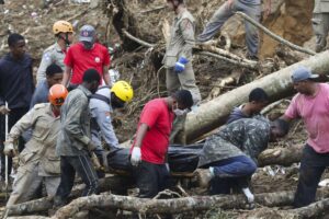 Mortes em Petrópolis sobem para 120; ao menos 116 estão desaparecidos