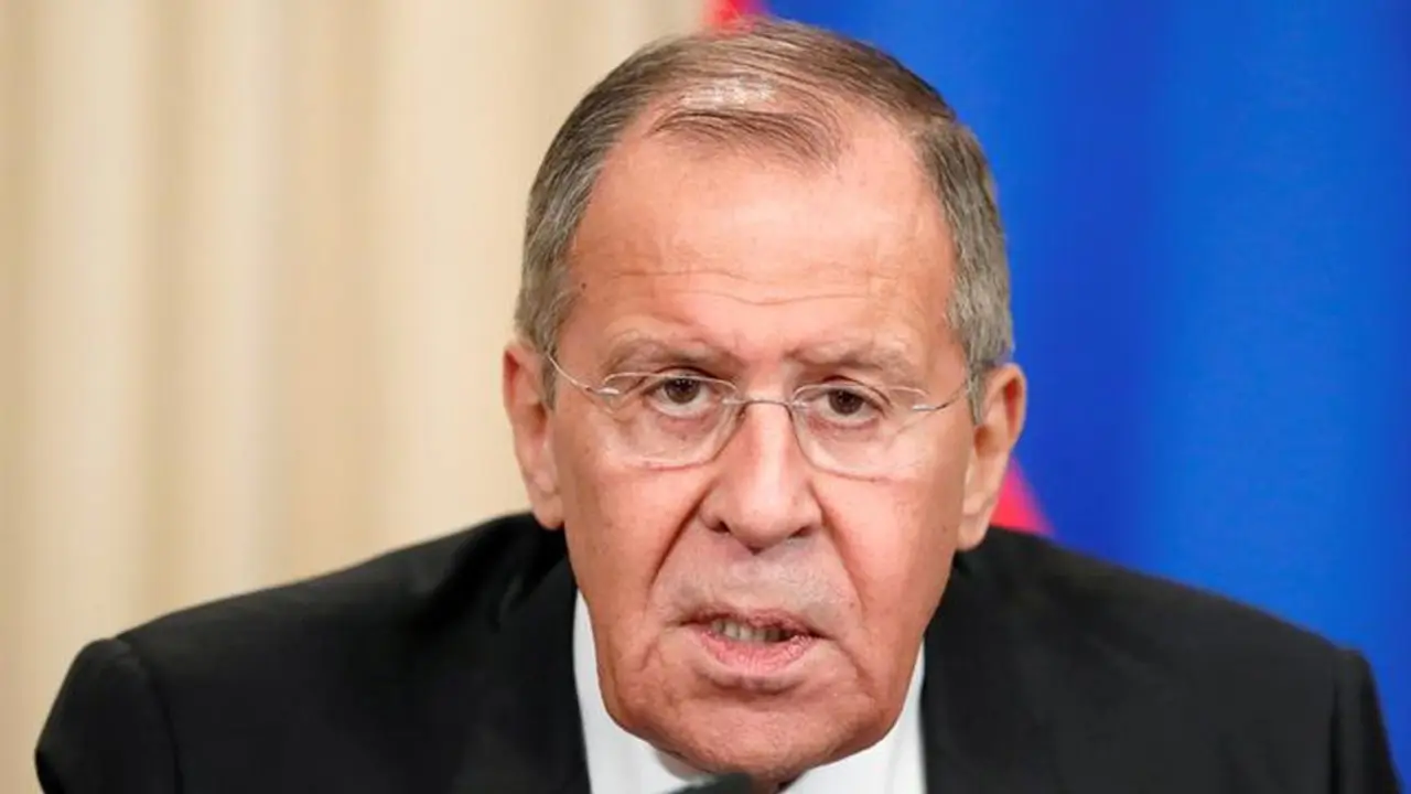 Rússia está disposta a negociar se Ucrânia depuser as armas, afirma ministro